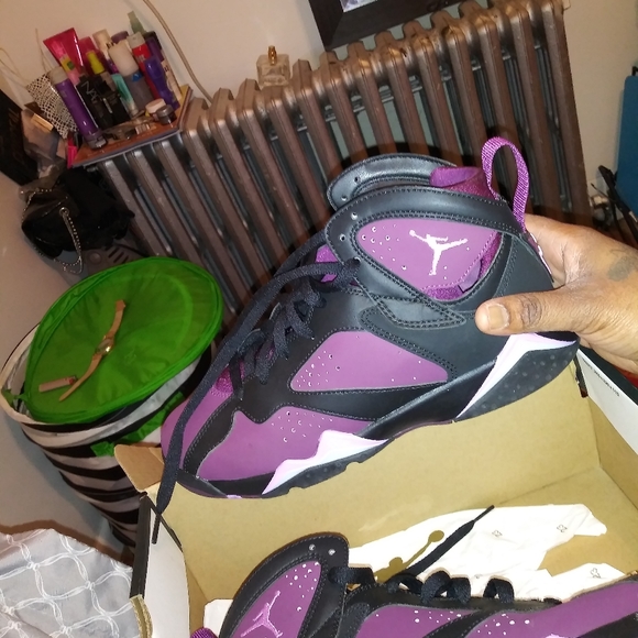 Shoes - Picture 2 of 5